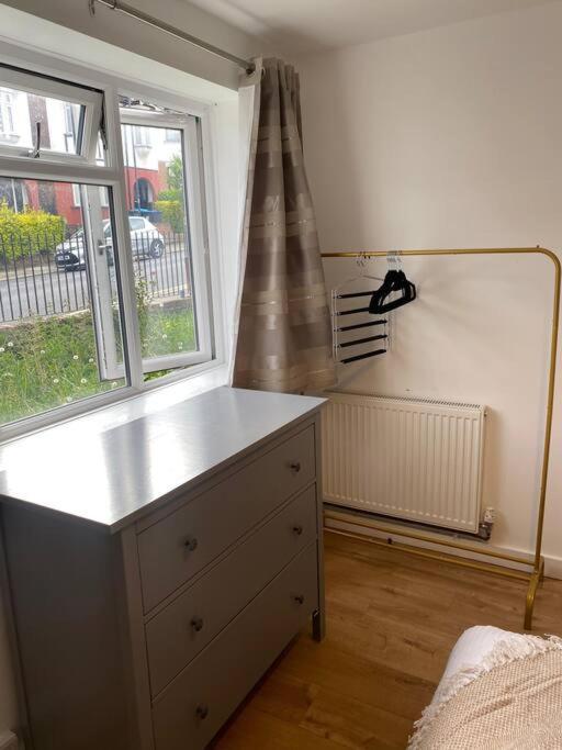 Luxury 2 Bedroom Apartment, Parking, Few Minutes Walk From Wembley Stadium Londra Esterno foto