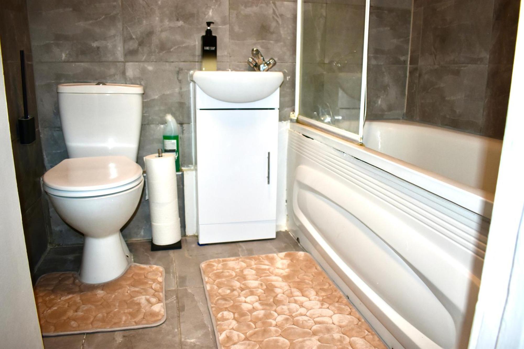 Luxury 2 Bedroom Apartment, Parking, Few Minutes Walk From Wembley Stadium Londra Esterno foto