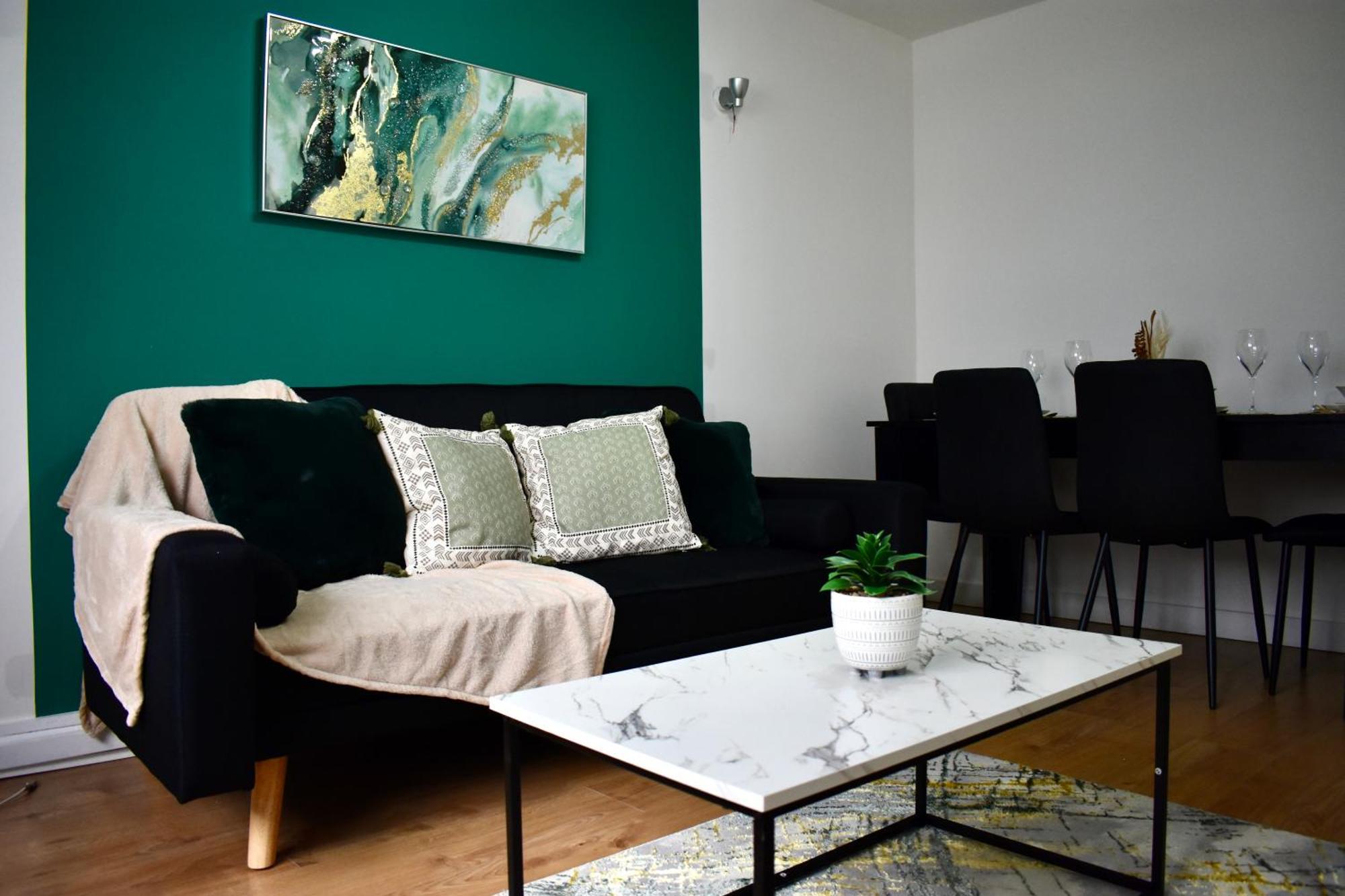 Luxury 2 Bedroom Apartment, Parking, Few Minutes Walk From Wembley Stadium Londra Esterno foto