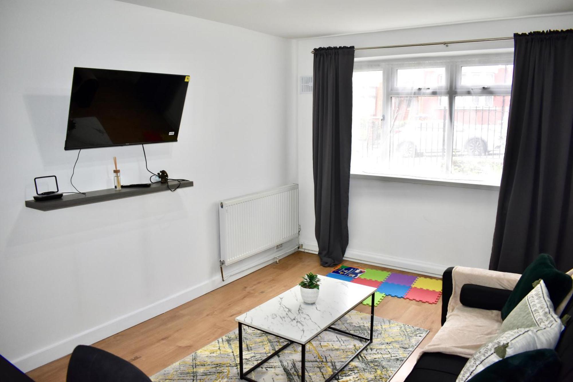 Luxury 2 Bedroom Apartment, Parking, Few Minutes Walk From Wembley Stadium Londra Esterno foto
