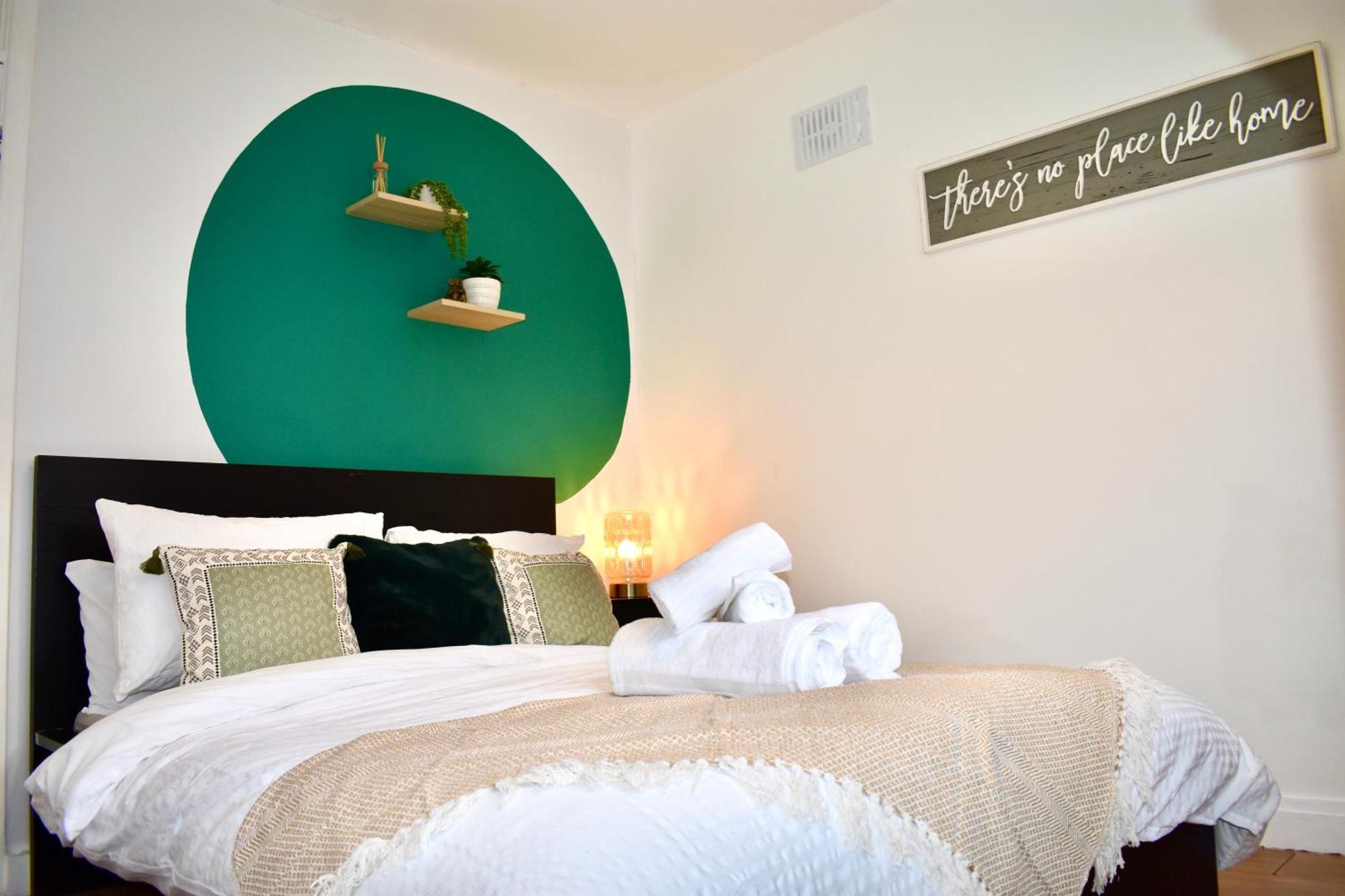 Luxury 2 Bedroom Apartment, Parking, Few Minutes Walk From Wembley Stadium Londra Esterno foto