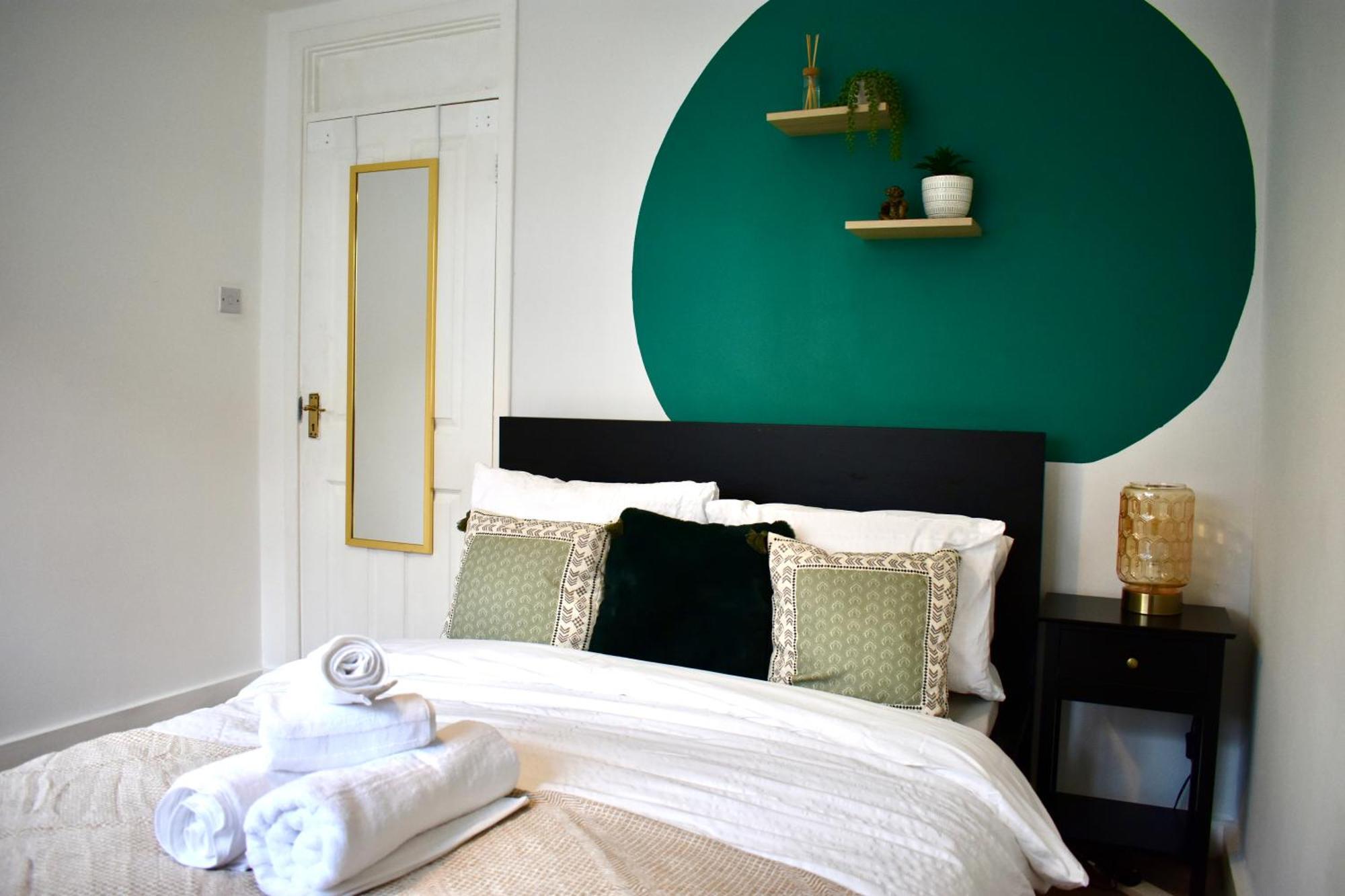 Luxury 2 Bedroom Apartment, Parking, Few Minutes Walk From Wembley Stadium Londra Esterno foto