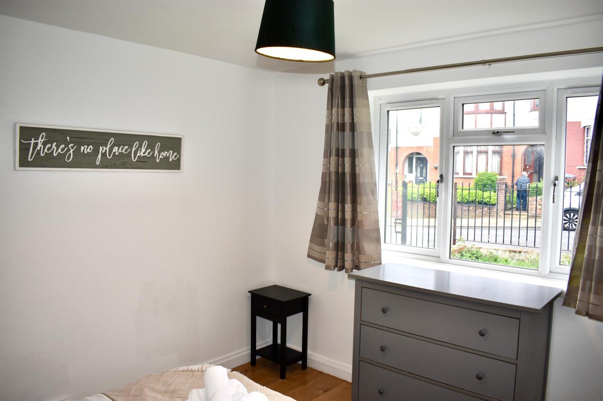 Luxury 2 Bedroom Apartment, Parking, Few Minutes Walk From Wembley Stadium Londra Esterno foto