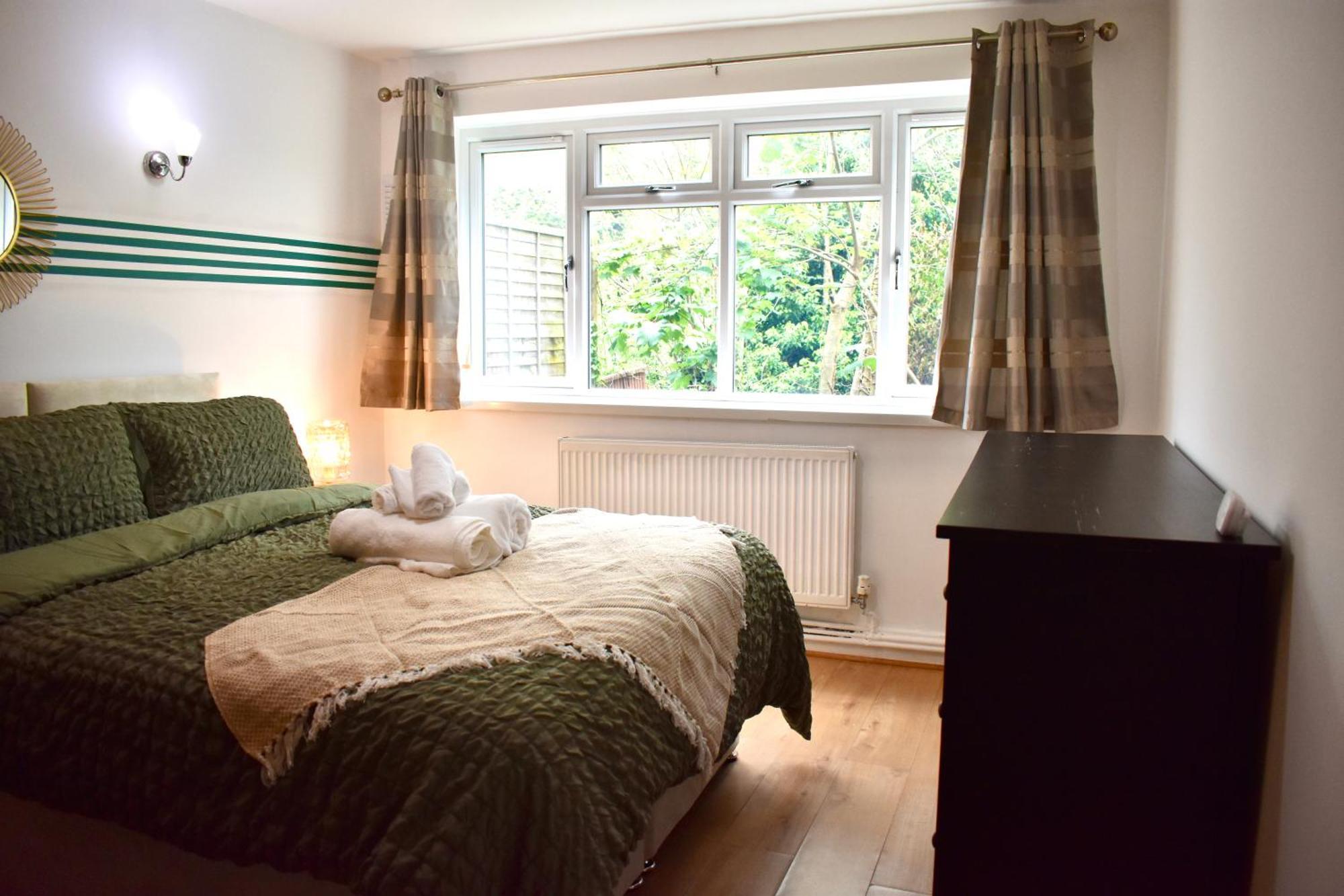 Luxury 2 Bedroom Apartment, Parking, Few Minutes Walk From Wembley Stadium Londra Esterno foto