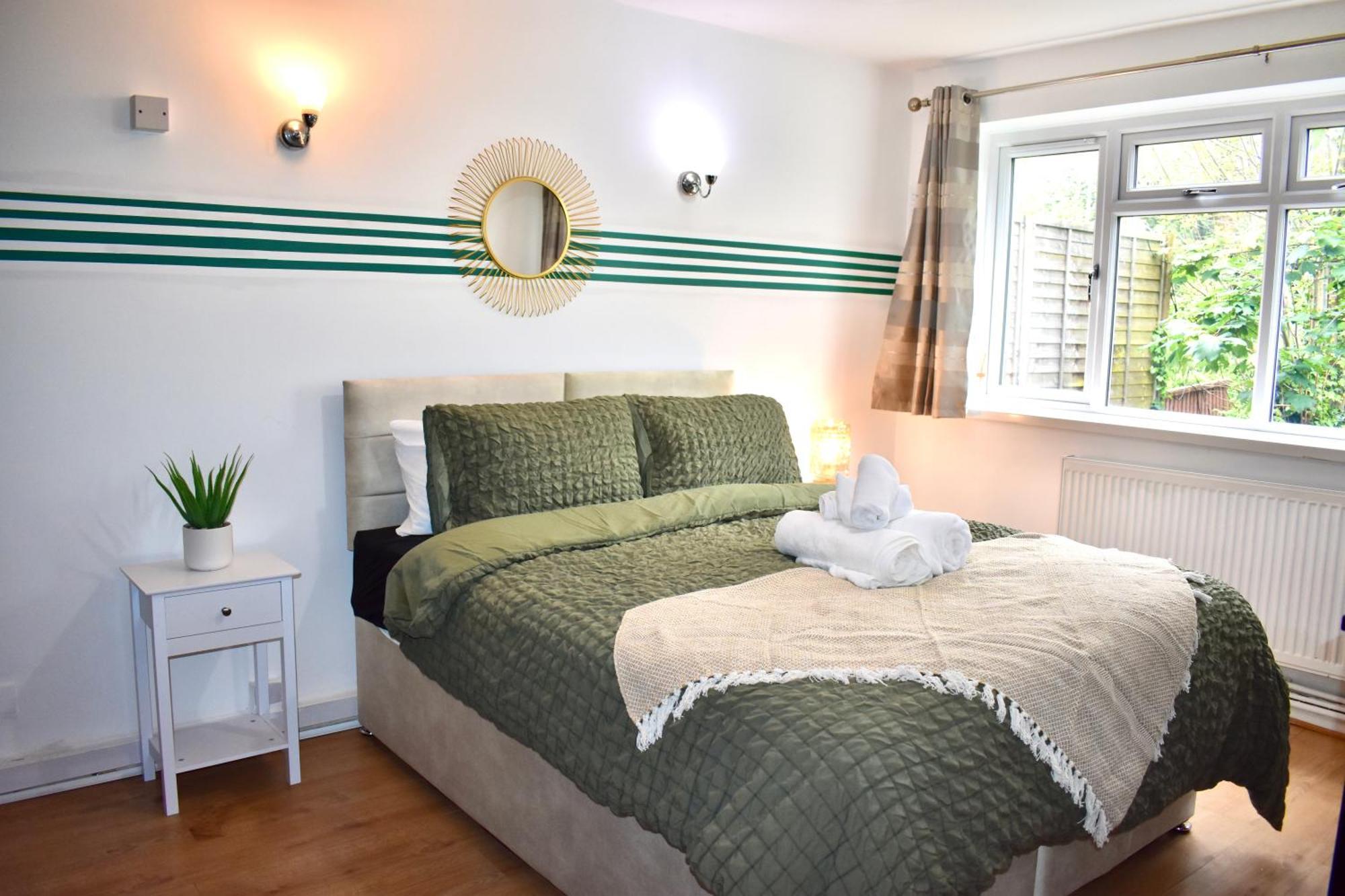 Luxury 2 Bedroom Apartment, Parking, Few Minutes Walk From Wembley Stadium Londra Esterno foto